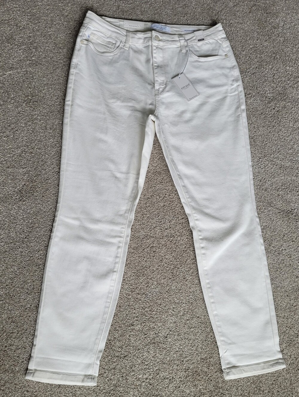NWT JUDY BLUE Boyfriend Fit, High-rise, Straight Leg Jeans in White, Size 15/32 - Picture 5 of 8